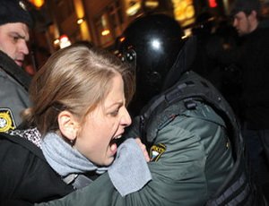 В Петербурге тысячи людей вышли на улицы митинговать