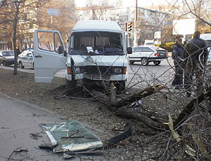 В Тирасполе в ДТП пострадало 11 пассажиров маршрутки (ФОТО)