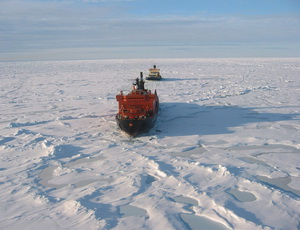 Суда, застрявшие во льдах Берингова моря, освободились самостоятельно