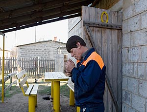 Начальник пожарной части на Сахалине воспитывал подчиненных хлором