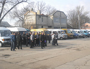 В Бендерах водители маршруток проводят акцию протеста (ФОТО)