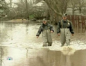 Среднеколымск освобождают от воды