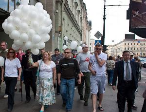 «Прогулка» петербургской оппозиции в День города прошла успешно (ВИДЕО)