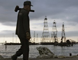 Нефть подешевела до 86,53 доллара за баррель