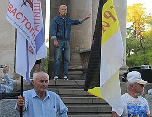 В Севастополе – очередной митинг с требованием прозрачного расследования убийства двух школьниц (ФОТО)