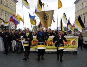 В Одессе «Русский марш» прошел под крики «Бандера – наш герой!» (ВИДЕО, ФОТО)