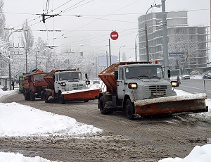 В Киеве наступил транспортный коллапс из-за беспрерывного снегопада (ФОТО)