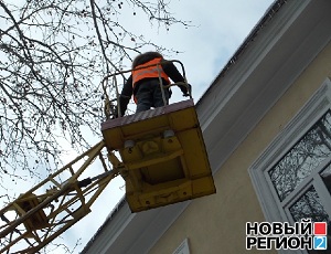 Мэрия Одессы устроила показушную войну с сосульками (ФОТО)