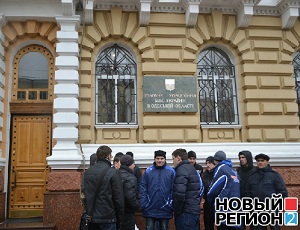 В Одессе общественники потребовали наказать насильников 14-летней девочки (ВИДЕО, ФОТО)