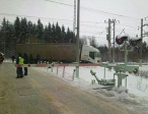 Из-за ДТП в Можайском районе Подмосковья парализовано движение поездов