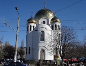 В Одессе люди взбунтовались против колокольного звона в храме – священник обвиняет их в бесовстве