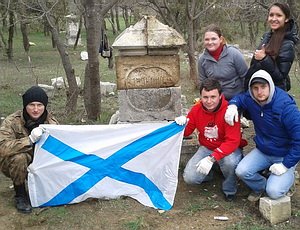 Общественники начали восстановление разрушенных могил на русском братском кладбище в Севастополе (ФОТО)