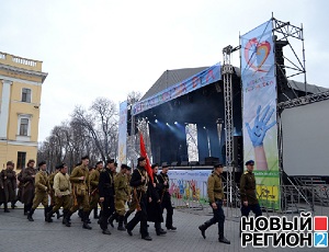 Одесские регионалы увлеклись спонсорством и испортили парад красноармейцев (ВИДЕО, ФОТО)