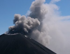 На Камчатке Шивелуч выбросил пепел на высоту 7,5 км