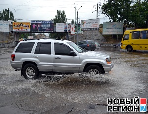 В Одессе очередной потоп – под водой Пересыпь и прилегающие улицы (ВИДЕО, ФОТО)