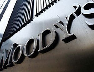 Moody's понизило рейтинги российских госбанков