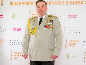 Попавшегося на взятке начальника военного лицея им. Богуна посадили на гауптвахту