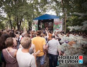 Джаз на свежем воздухе собрал тысячи человек в усадьбе Расторгуевых-Харитоновых (ФОТО, ВИДЕО)