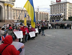 Активисты пикетировали посольство Великобритании против махинаций британских владельцев ТРЦ «Глобус» (ФОТО, ВИДЕО)