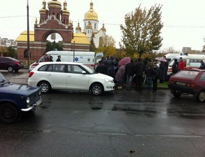 В Запорожье на пешеходном переходе «Таврия» сбила двух девочек-близняшек