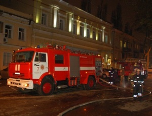 Маленький ребенок поджег квартиру в центре Одессы, – огонь тушили семь пожарных машин