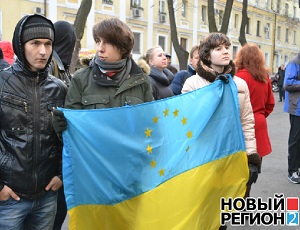 Одесситы вышли на митинг с требованием уволить министра МВД Захарченко и премьера Азарова (ВИДЕО, ФОТО)