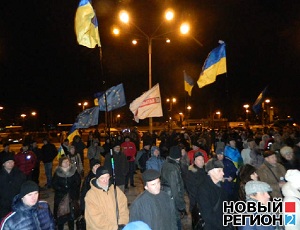 В Запорожье участники Евромайдана «порылись» в голове у Януковича (ФОТО)