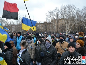 В Одессе тысячи людей пришли к зданию ОГА под лозунгами «Зека геть!» и «Одесса – не Россия!» (ВИДЕО, ФОТО)