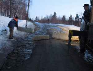 Жители Зюзельского сдержали слово и перекрыли дорогу к карьеру (ФОТО, ВИДЕО)