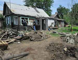 Снаряд, выпущенный с Украины, разорвался во дворе дома в Ростовской области