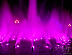 Тесно, но красиво: в Челябинске открыли цветной фонтан