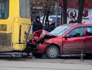 В Кемерове при столкновении автобуса и двух легковушек пострадали шесть пешеходов