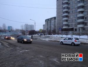 Улица Крестинского в Екатеринбурге ожила после «великого потопа» (ВИДЕО)