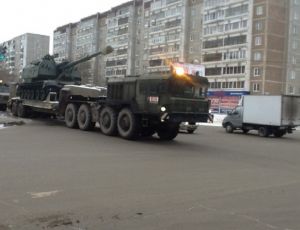 Жителей Екатеринбурга напугала военная техника на Эльмаше (ФОТО)