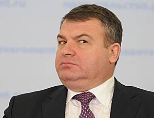 Экс-министр Сердюков не сумел наладить работу умирающего предприятия