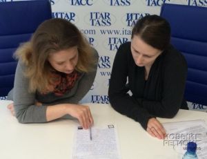 В Екатеринбурге всего 1% тех, кто знает русский на «пять» (ФОТО) / Большинство журналистов пишут диктанты «удовлетворительно»