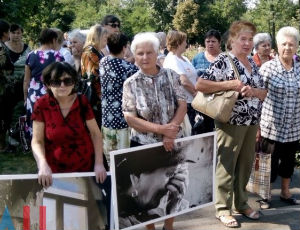 В Донецке вновь пикетируют штаб-квартиру ОБСЕ