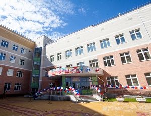 В Екатеринбурге открыли школу для будущего образовательного кластера: с интерактивным полом, фитнес-залом и гигантскими шахматами (ФОТО)