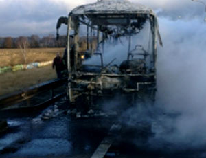 Рейсовый автобус не доехал в Москву из-за загоревшегося двигателя