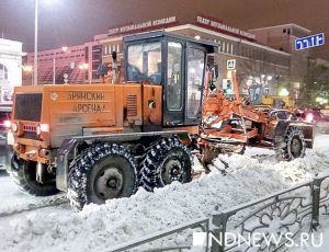 На борьбу со снегопадами в Екатеринбурге выйдет 500 единиц техники и 600 рабочих