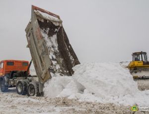 На полигоны Екатеринбурга вывезли уже 700 тысяч тонн снега