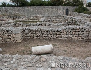 В Севастополе античную усадьбу забетонировали под вертолетную площадку