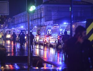 Среди жертв теракта в ночном клубе в Стамбуле есть гражданка России / Стрелка по-прежнему ищут