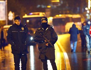 ИГ взяло ответственность за теракт в стамбульском ночном клубе / Россияне стали больше бояться отдыхать в Турции