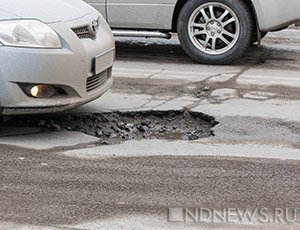 «НАТО не пройдет! Описаются по дороге со смеху﻿…» В Крыму оценили технологии дорожного ремонта (ВИДЕО, СКРИН)