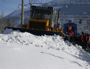 В Иркутской области с рельсов сошли 15 вагонов / Движение поездов остановлено