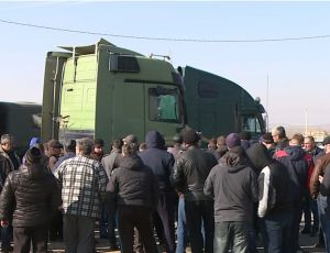 Читинские дальнобойщики вышли бастовать против «Платона»