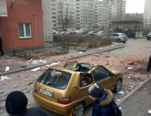 В Санкт-Петербурге в многоэтажке прогремел взрыв (ФОТО, ВИДЕО)