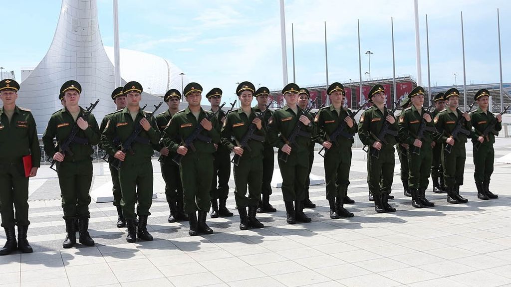 Российских военных будут отправлять на пенсию на 5 лет позже / Это позволит экономить до 400 млрд рублей в год