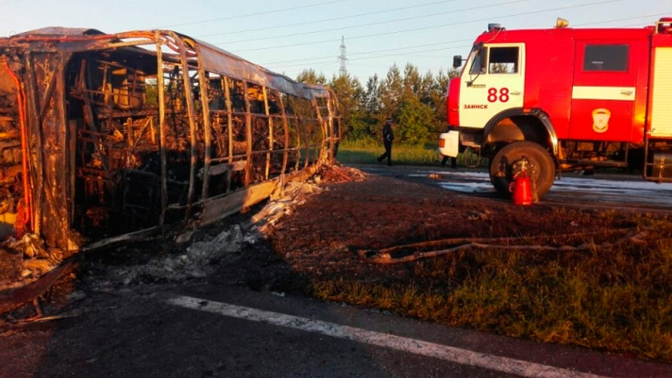 В Татарстане столкновение автобуса и бензовоза унесло жизни 13 человек / Возбуждено уголовное дело